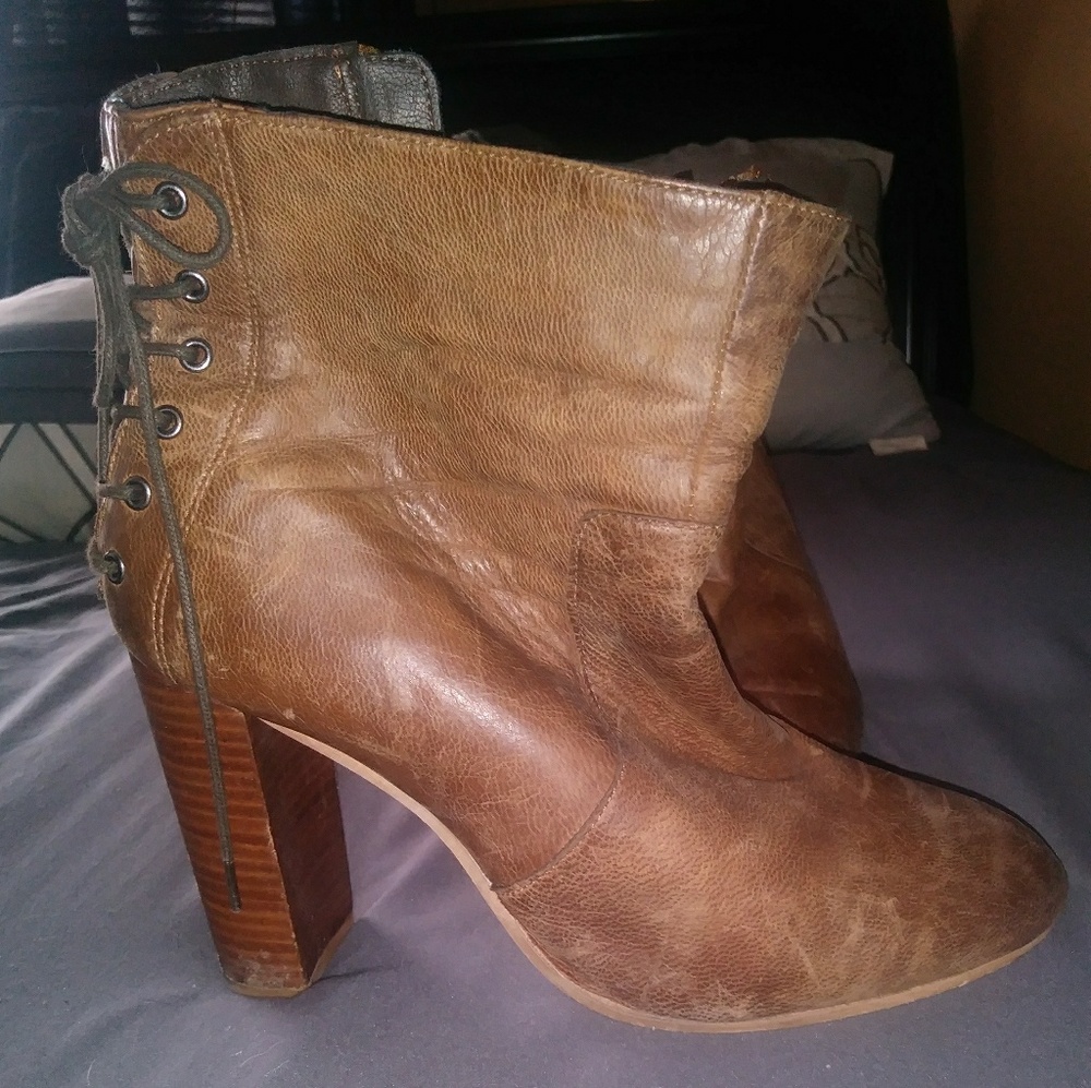 Beautiful brown Steve Madden